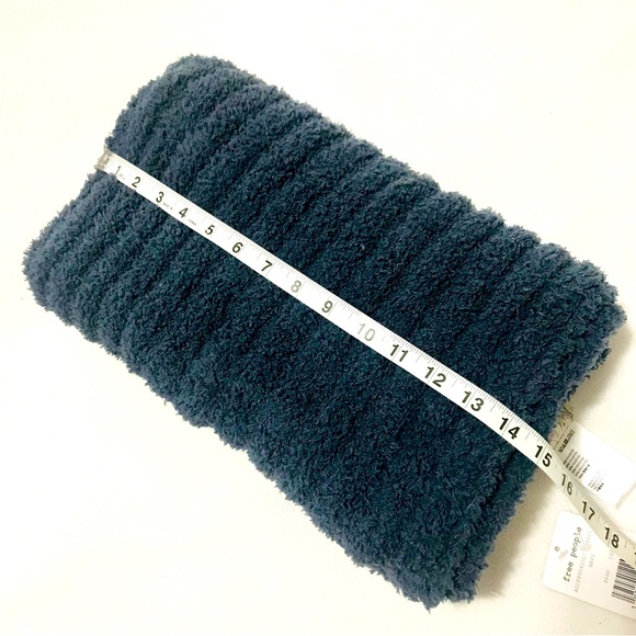 Free people navy scarf - Picture 2 of 5